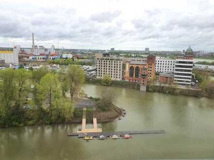 Luxuriöse Wohnung im Medienhafen