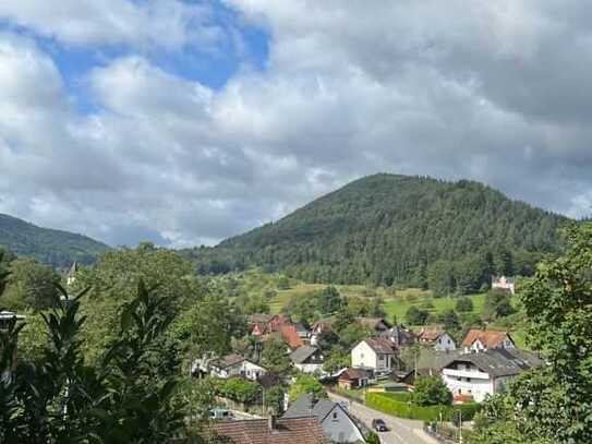 Exklusive möbelierte 2-Raum-EG-Wohnung mit luxuriöser Innenausstattung mit Balkon in Baden-Baden