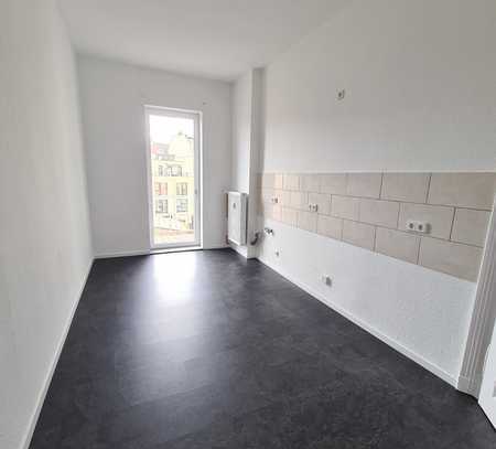 *** Helle 2-RWG in Gohlis mit Badewanne und Balkon ***