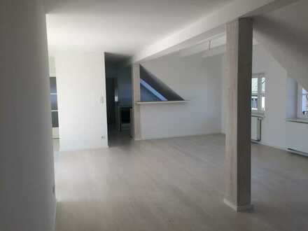 Helle, moderne 2-Zimmer-DG-Wohnung mit Dachterrassse und EBK in Bad Oeynhausen