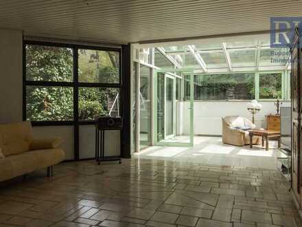 Achtung! Neuer Preis! Haus mit Einliegerwohnung und großem Garten in Versbach