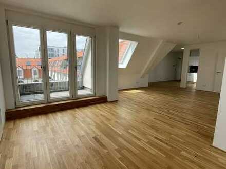 Stilvolle 3,5-Zimmer-Altbauwohnung in Haus "Terra" mit Einbauküche & Balkon!