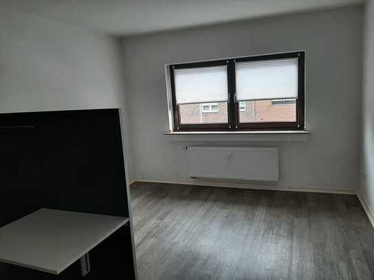 Freundliche und gepflegte 2-Zimmer-Wohnung mit Balkon und Einbauküche in Mönchengladbach