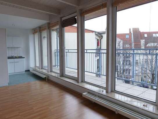 Helle und großzügige 3-Raum-Wohnung mit Balkon in Halle (Saale)