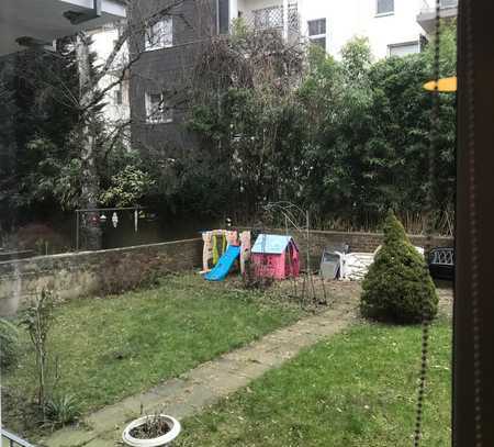 Grosse, helle Wohnung mit Garten in der Saarlandsstrasse !! Nicht verpassen !!