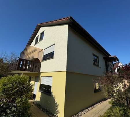 Vermietung an 1 Person: Renovierte 2 Zi.- DG Wohnung mit Einbauküche in 71032 Böblingen, WM ca: 750€