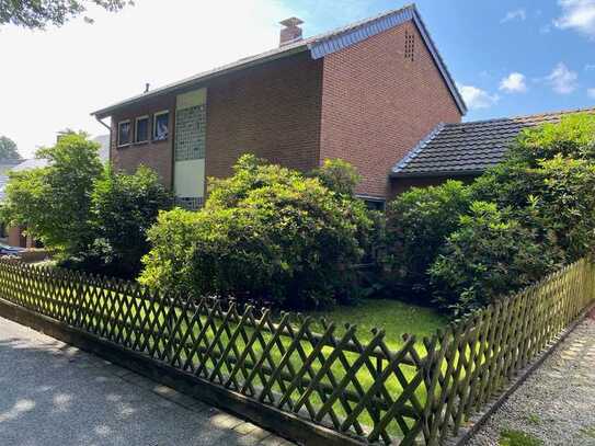 NATUR- UND STADTNAH Freistehendes Einfamilienhaus mit Keller und Garage