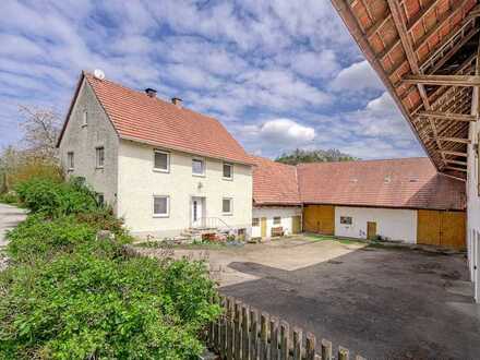 Attraktive Hofstelle mit Wohnhaus, großzügigen Nebengebäuden und großem Garten