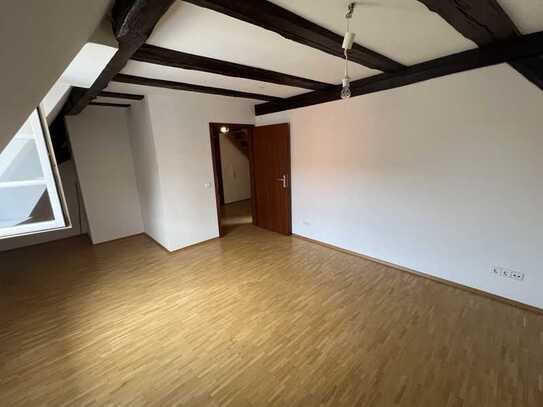 **Charmante, renovierte Maisonette-Wohnung im Herzen von Durlach zur Untermiete**