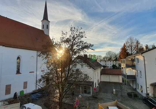 ... helle 3-Zi-Wohnung im 3.OG vor den Toren der Altstadt ...