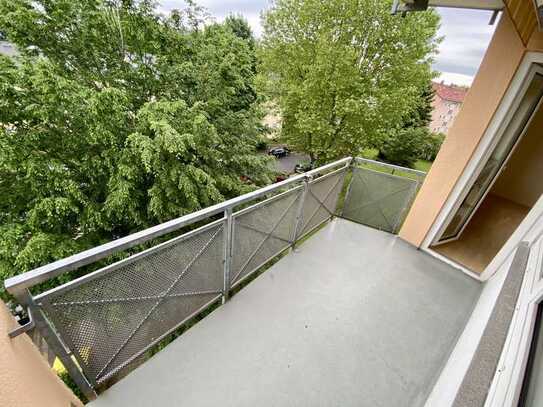 Helle 3-Zi.-Wohnung mit Balkon in FFM-Eschersheim