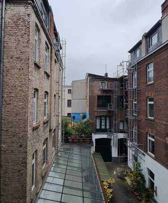 *LEBEN IN NÄHE DES KÖLNER DOMS* - geräumiges Apartment in der Kölner Altstadt