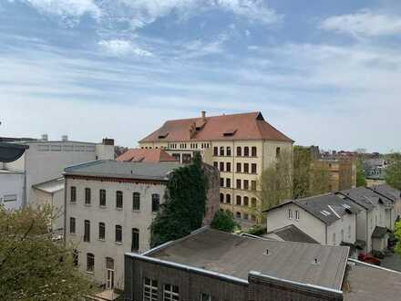 Dachgeschosswohnung mit Terrasse - Nähe August-Bebel-Platz!