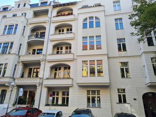 Video*Gigantisch große Wohnung*6 Zimmer*Parkett*Loggia*Berliner Zimmer*