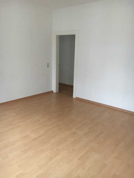 Schöne 2-Zimmer-Wohnung mit Balkon und Einbauküche in top Lage in Leipzig