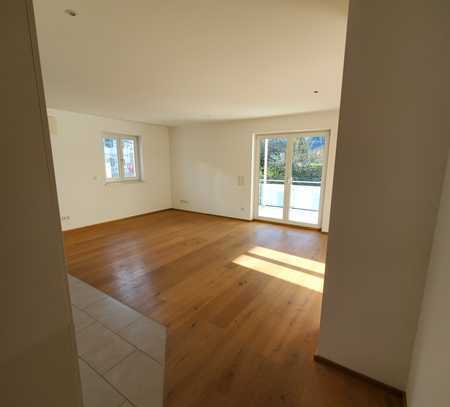 Stilvolle, neuwertige 2-Zimmer-Wohnung mit gehobener Innenausstattung mit Balkon und EBK in Frasdorf