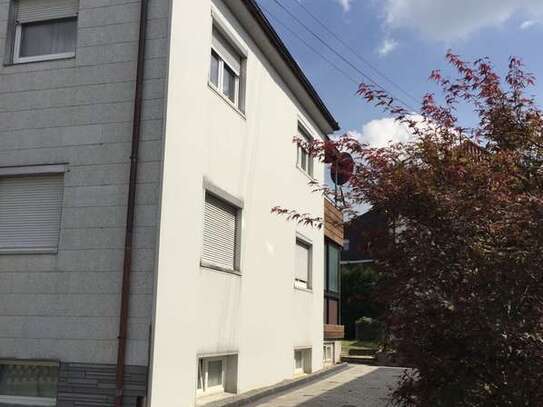 Freundliche und modernisierte 3,5-Zimmer-Erdgeschosswohnung mit EBK in Aalen