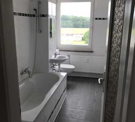 sanierte helle 2 Zimmer Wohnung im 2 OG mit Laminat und neuen Bad