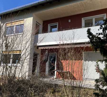 ***Großzügige, frisch renovierte Wohnung in ruhiger Stadtlage***