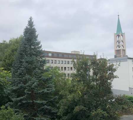 Ruhige Altststadt-Lage: 3 1/2-Räume mit großzügiger Balkon-Terrasse und Garage!