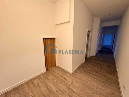 2- Zimmer Wohnung, komplett renoviert, neue EBK, WG tauglich
