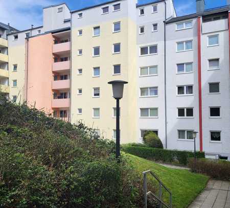 Großzügige & renovierte 3-Zimmer Wohnung in familiärer Wohngegend!