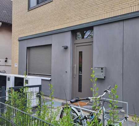 Wunderschöne Neubauwohnung mit Balkon und Gartenmitbenutzung zentral in Finkenwerder