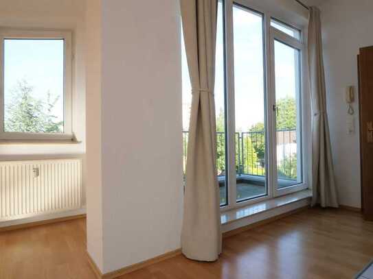 Lichtdurchflutete 1-Zimmer-Wohnung mit Balkon und Einbauküche