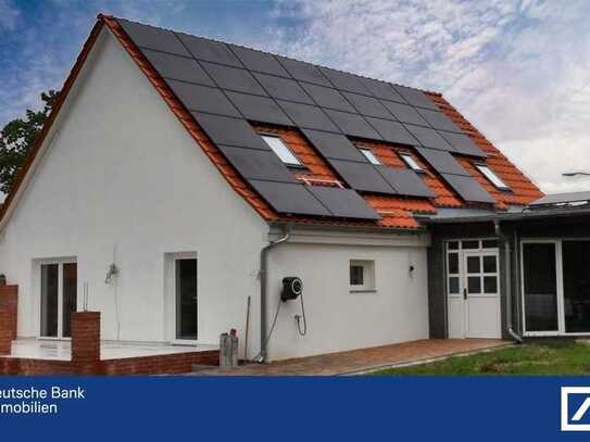 ALTBAUCHARME ZUM MIETEN - Großes, gehobenes Haus mit Solaranlage, 5 Zimmer, Einbauküche und 2 Bäder.