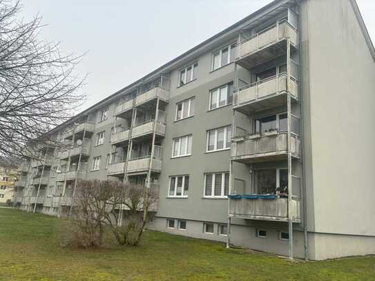 3 Raumwohnung mit Fahrstuhl und Balkon zu vermieten