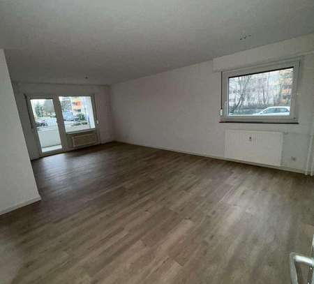 Renovierte 3-ZKB mit Balkon und Stellplatz!