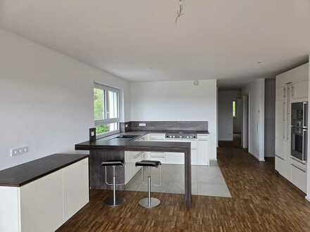 Moderne 4 ZKB-Wohnung mit wunderschönem Ausblick