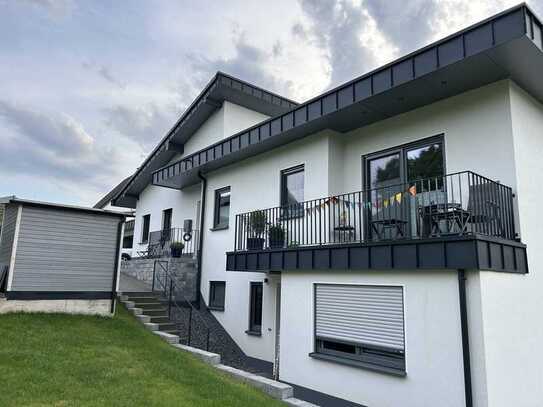 Neuwertige Wohnung mit drei Zimmern und Terrasse in Lindlar-Altenrath