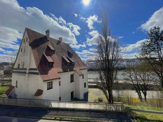 Schloss Eggendobl ein echtes Passauer Unikat mit Blick auf die Donau und Altstadt