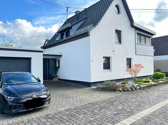 Modernisiertes 6-Zimmer-Haus mit EBK in Unkel