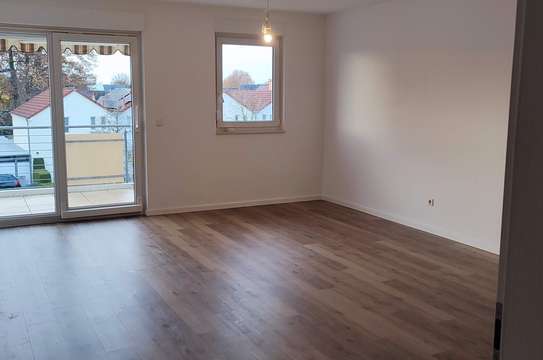 Attraktive und vollst. renovierte 3-Zimmer-Wohnung mit geh. Innenausstattung mit Balkon in Gütersloh