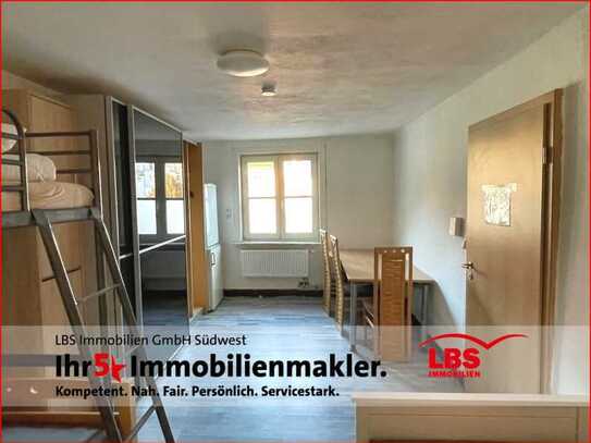 Bald frei! 6-Zimmer-Whg im Erdgeschoss mit EBK + Ofen