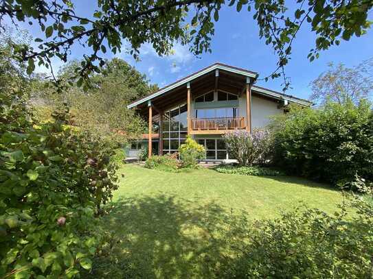 Lieberhaberobjekt - Individuelle lichtdurchflutete Villa mit Einliegerwohnung in Toplage