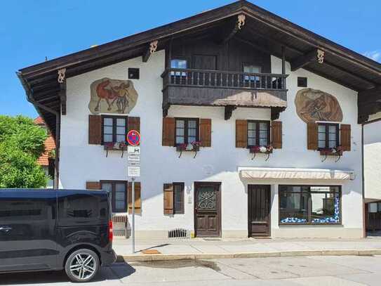 3-Zimmer-Wohnung teilmöbliert mit Balkon und Einbauküche in Miesbach, Marktplatz