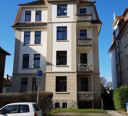 Stilvolle Altbauwohnung mit Balkon im unteren Ostviertel, Nähe Klinikum/Waldweg