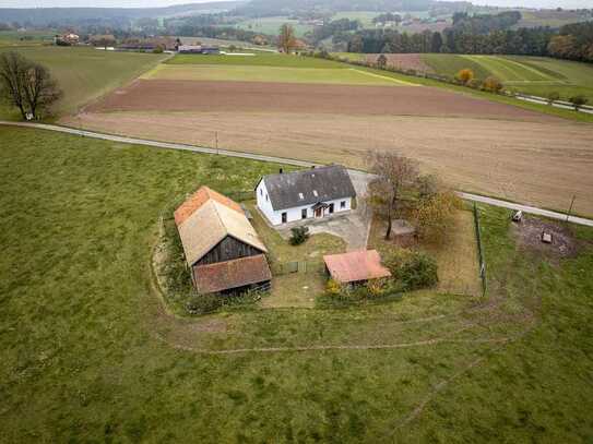 Hofstelle in Alleinlage, Schmuckstück im Bayerischen Wald zu verkaufen