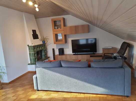 Von Privat - top renovierte 2 Zimmer Dachgeschosswohnung zu verkaufen.