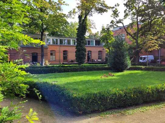 Geschmackvolle komplett möblierte 1,5-Raum-Wohnung mit Balkon und Einbauküche in Potsdam