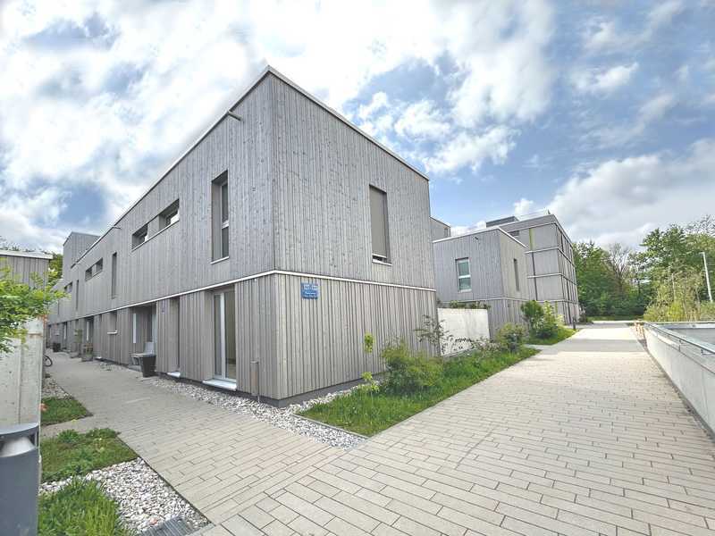 Schönes REH mit Garten in Bogenhausen / befristet für 1,5 Jahre / möbliert oder unmöbliert