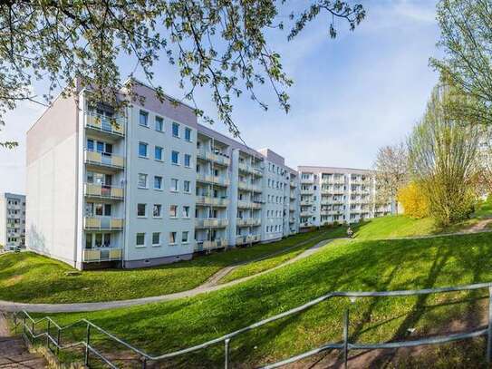 helle Etagenwohnung mit Balkon