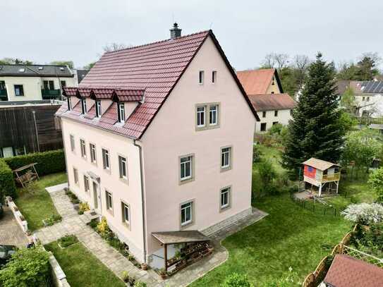 * schön sanierter Altbau in ruhiger u. grüner Lage *