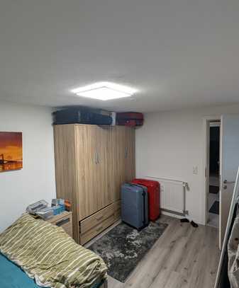 450 € - 13.5 m² - 1.0 Zi.