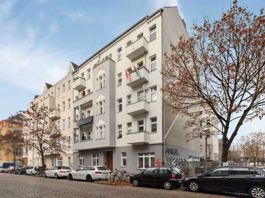 Bezugsfreie, geräumige 2-Zimmer-Altbauwohnung in Berlin-Wedding