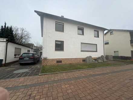 Freundliche 3-Raum-Wohnung mit EBK und Balkon in Höchst