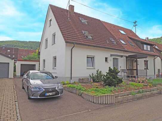 Gepflegte Doppelhaushälfte mit schönem Garten in idyllischer Wohnlage